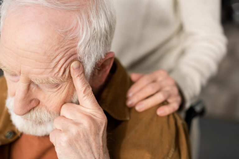 Aggressive senile dementia: symptoms and care